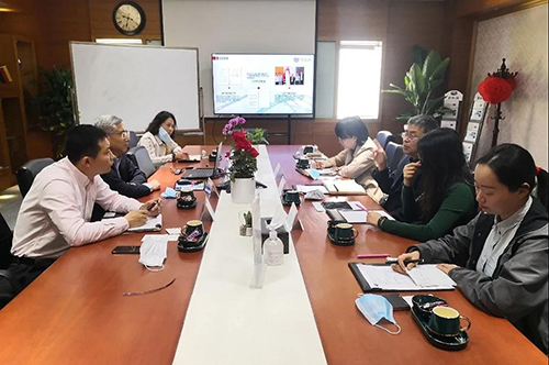 不朽情缘mg官网陈春麟博士、化学部及生物部高级副总裁任峰博士、商务发展部副总裁蔡金娜博士热情接待研究院一行，并介绍了公司情况。