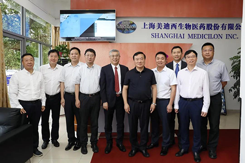 区领导彭崧、唐石青参加调研