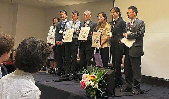 美中专家跨界探AI：优化技术应用&加持生物医药创新